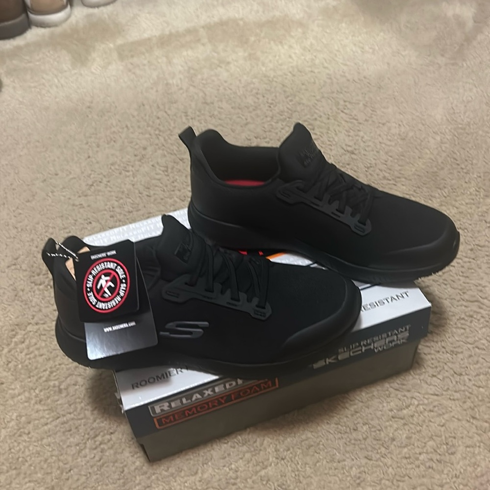 Skechers Work Slip Resistant Slip On Shoes.   Black NWT and Box. Never Worn